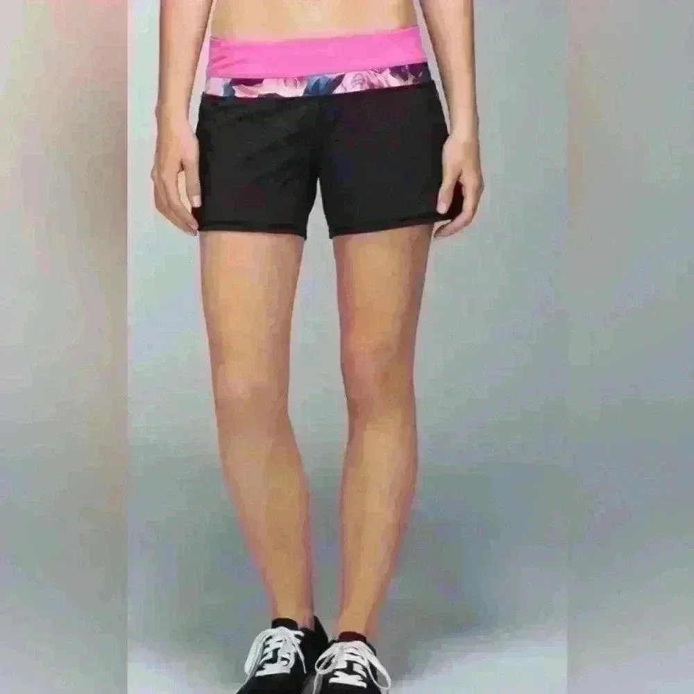 Lululemon Groovy run shorts Sz 6